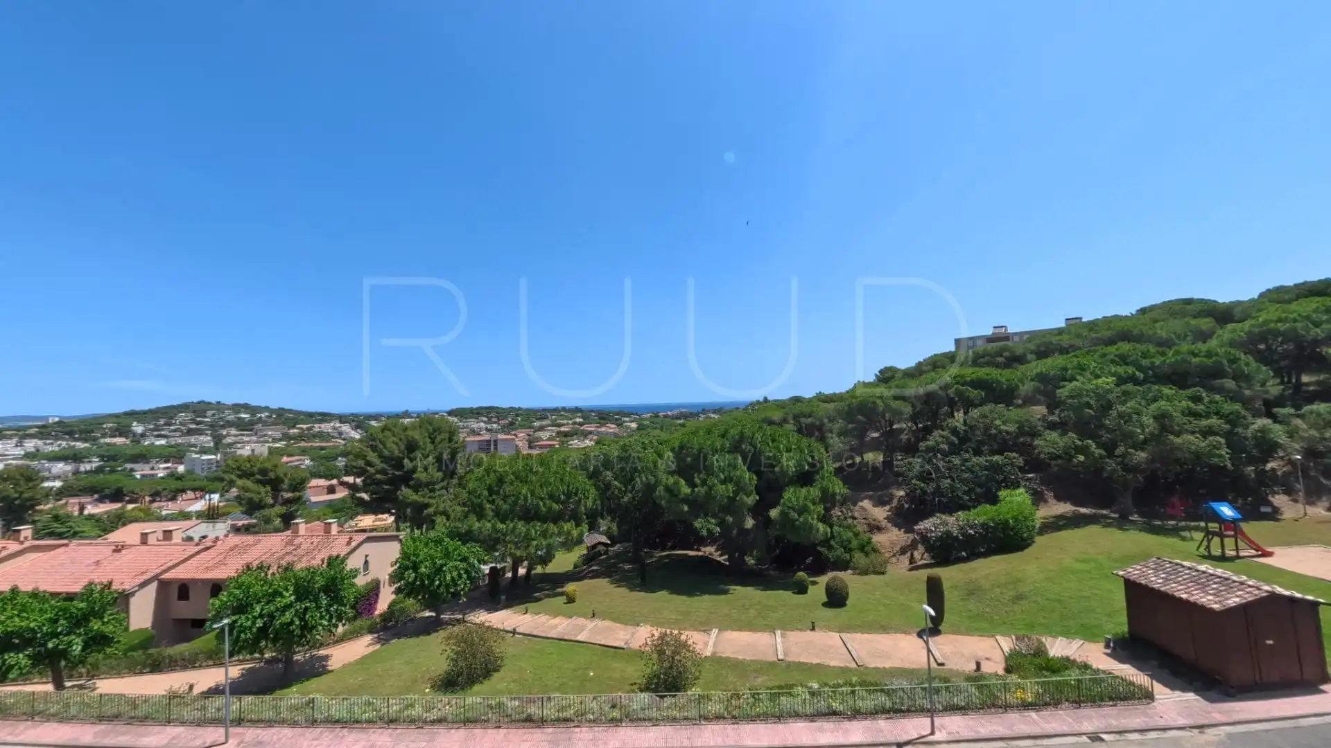 Einfamilien-Reihenhaus zur Miete in Sant Feliu de Guíxols mit Klimaanlage, Heizung und Privatgarten