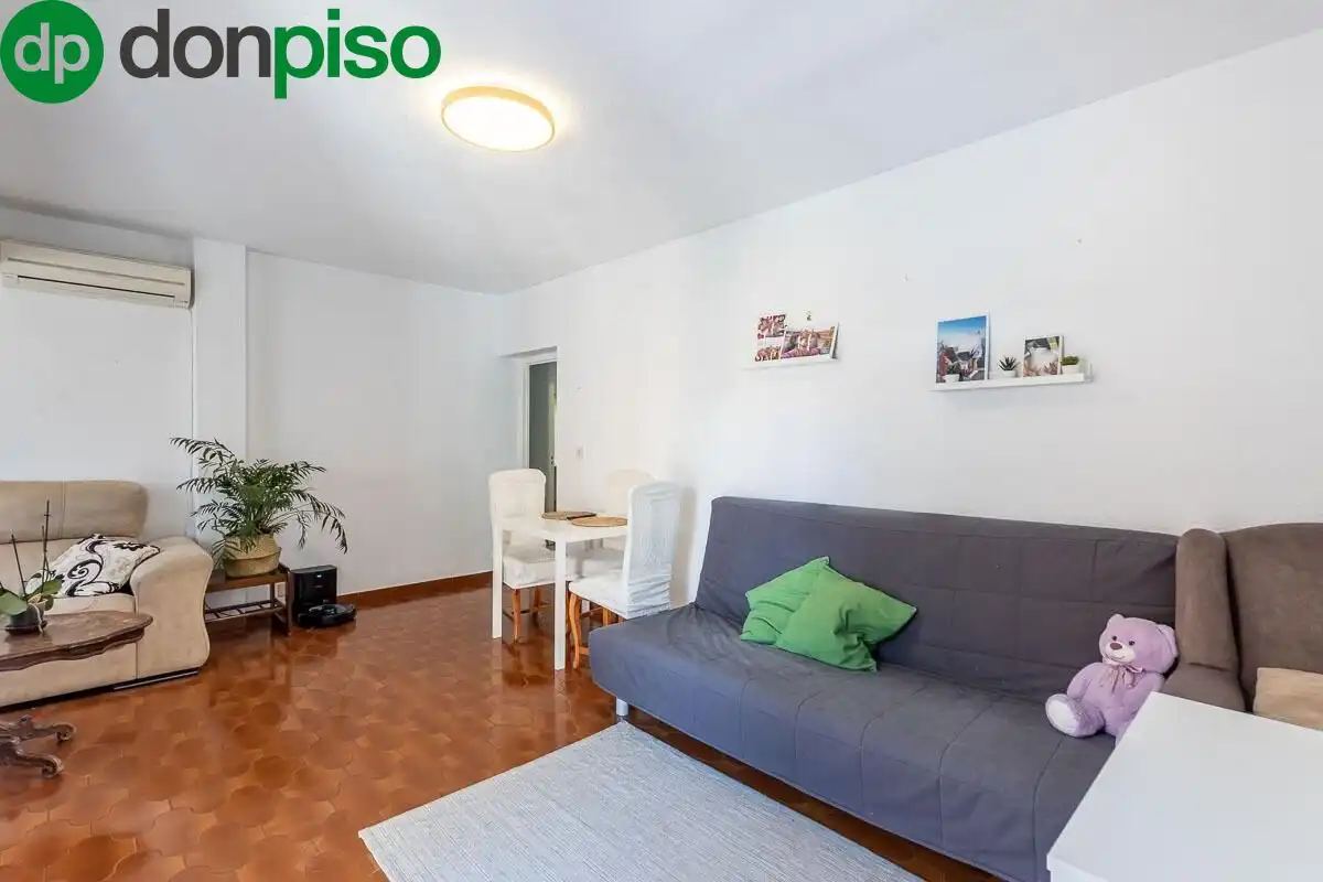 Sala de estar de Piso en venta en Granada con Aire acondicionado