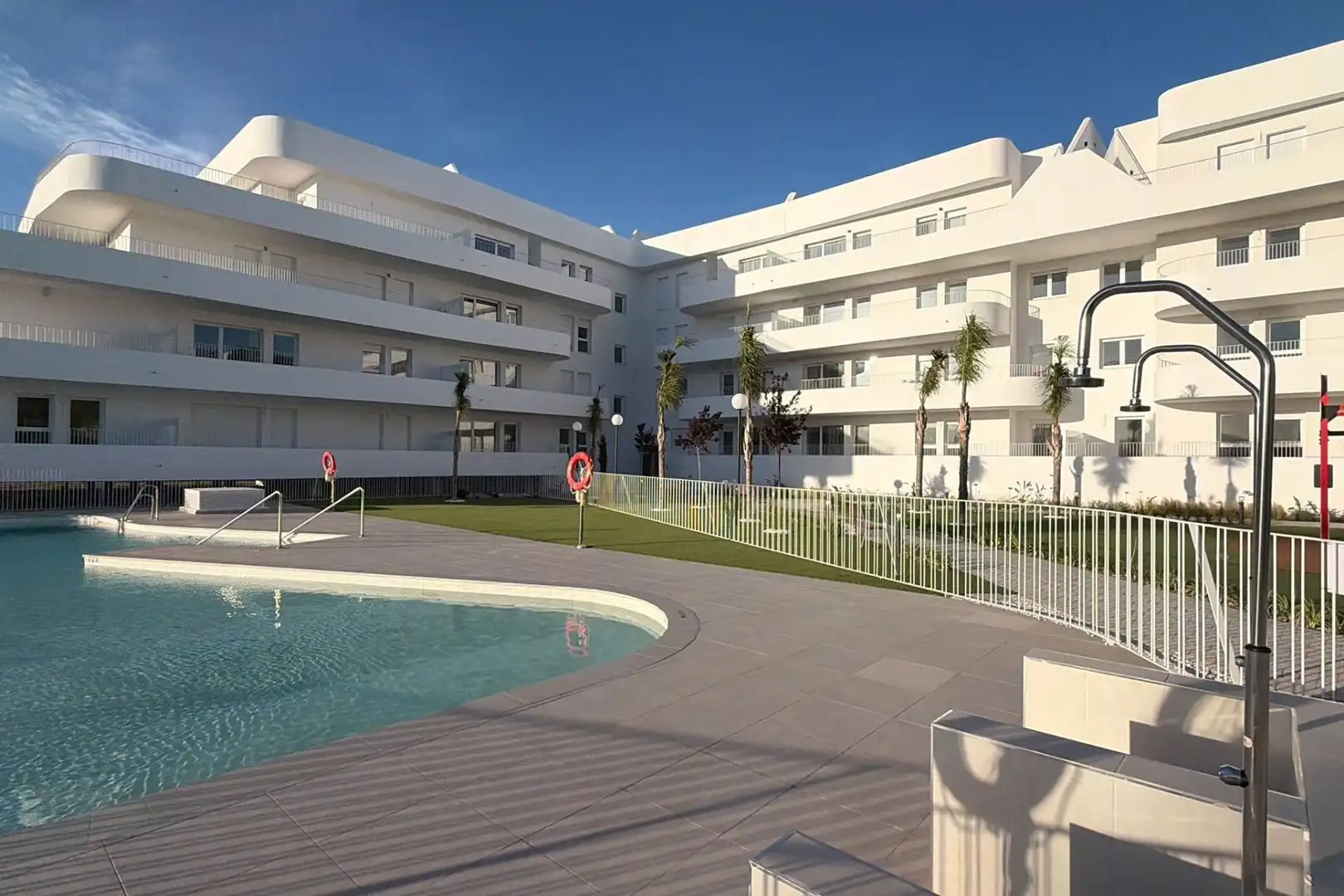 Vista exterior de Apartament de lloguer en Fuengirola amb Balcó
