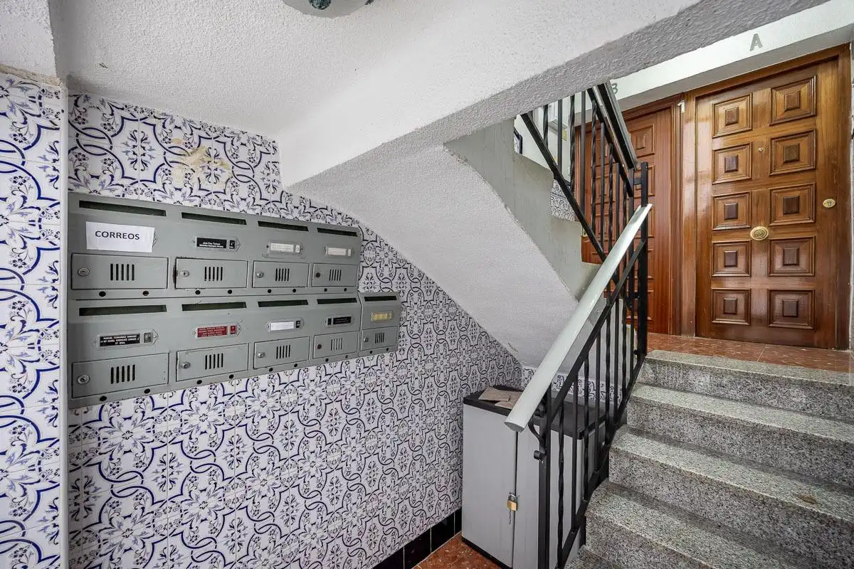 Piso en venta en Granada con Balcón