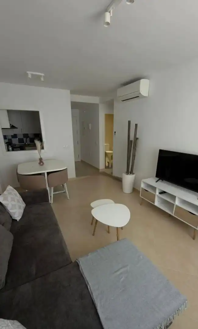 Sala de estar de Piso de alquiler en Benalmádena con Aire acondicionado, Trastero y Amueblado