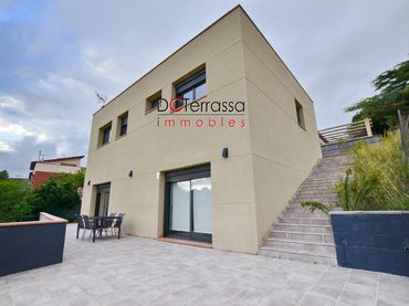 Detached house with garden for sale in Ponent