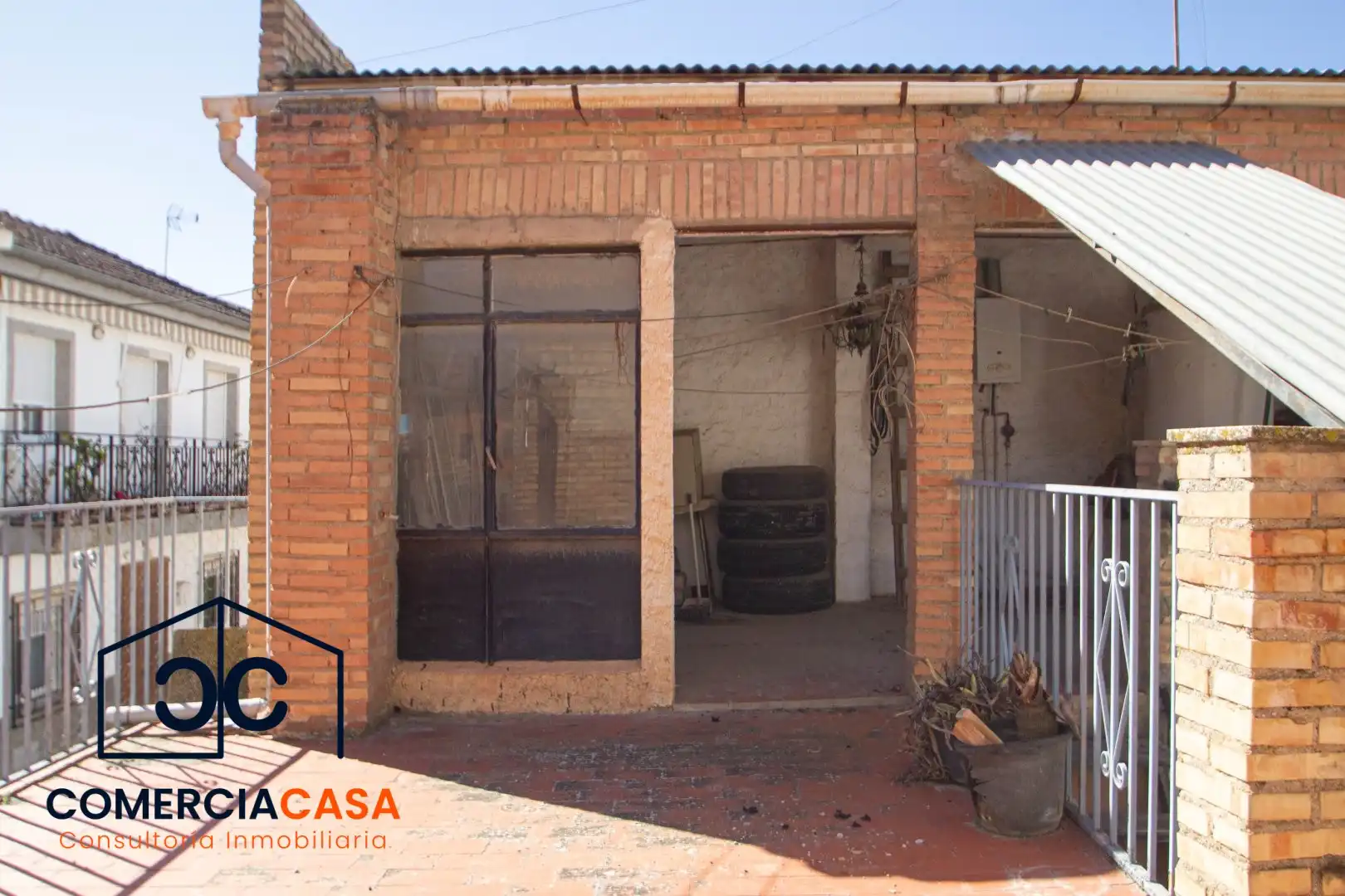 Vista exterior de Casa o xalet en venda en Las Gabias amb Terrassa, Traster i Balcó