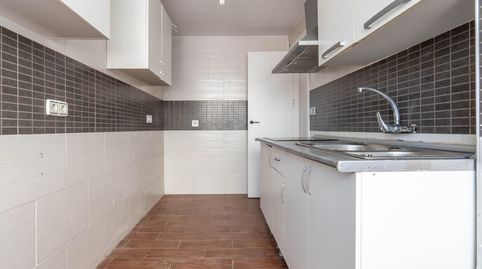 Foto 2 de Piso en venta en Calle Castellon, 1, Avda. De los Ogíjares, Armilla