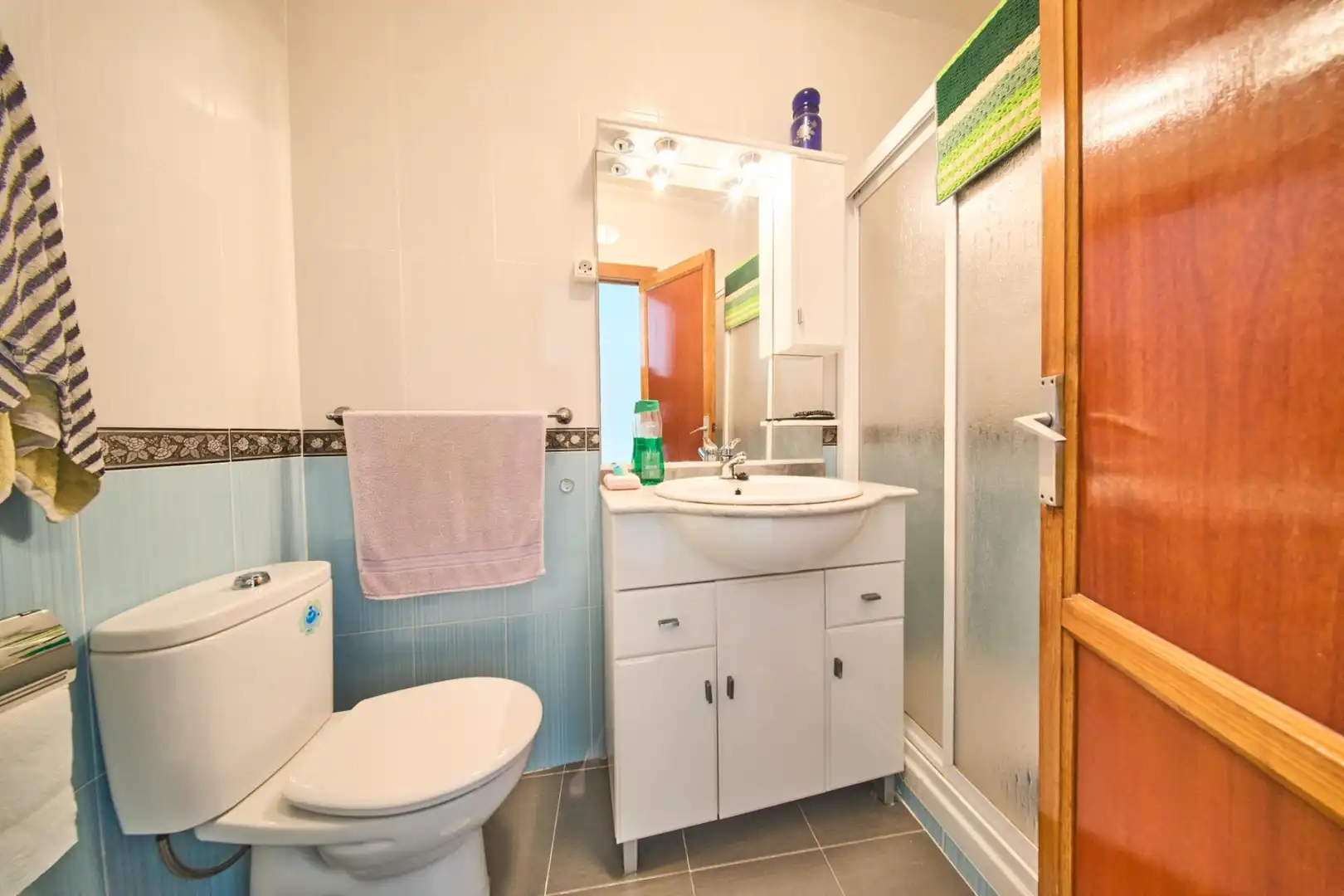 Badezimmer von Wohnung zum Verkauf in Órgiva mit Abstellraum und Balkon