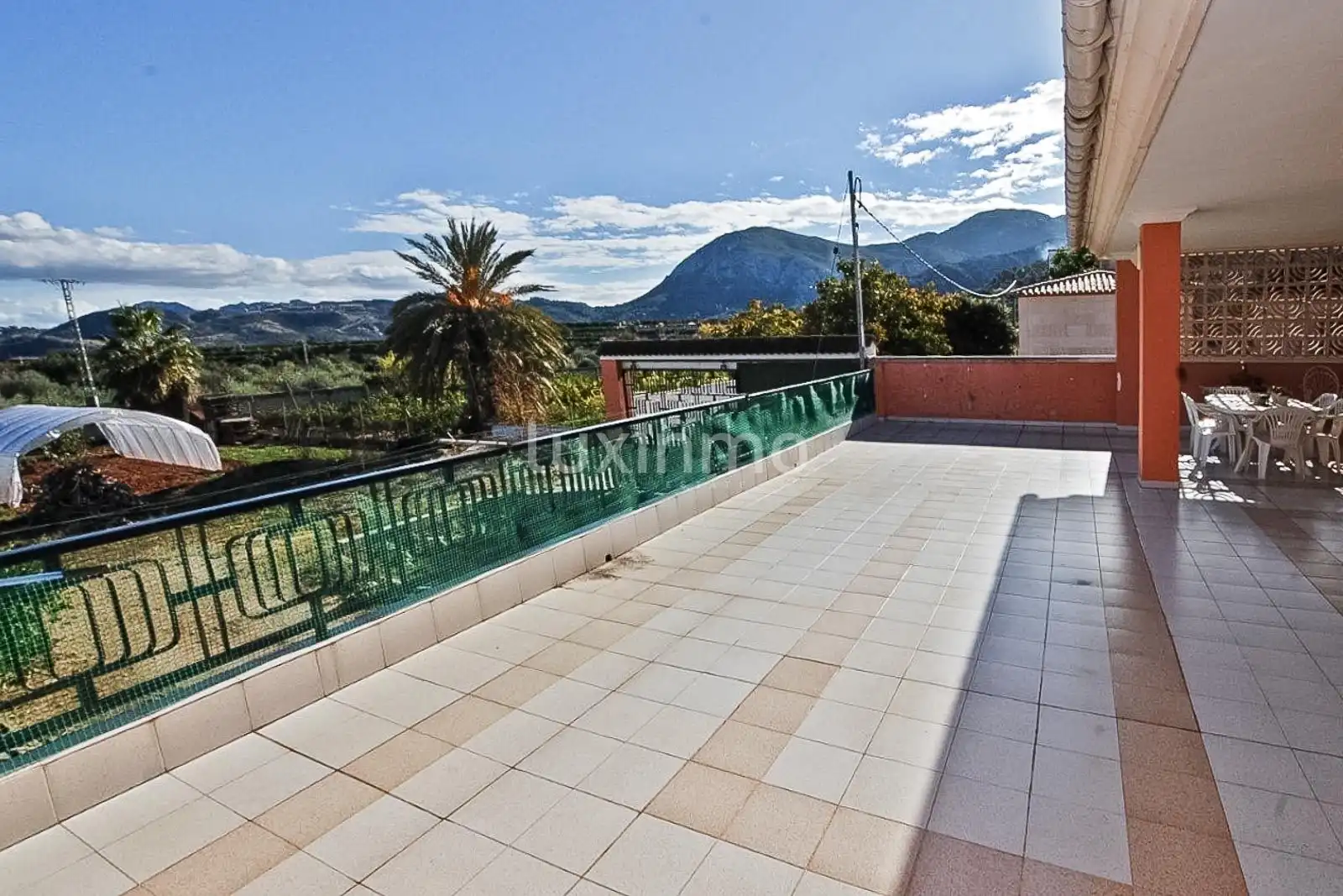 Casa rústica con terraza en venta en Pego