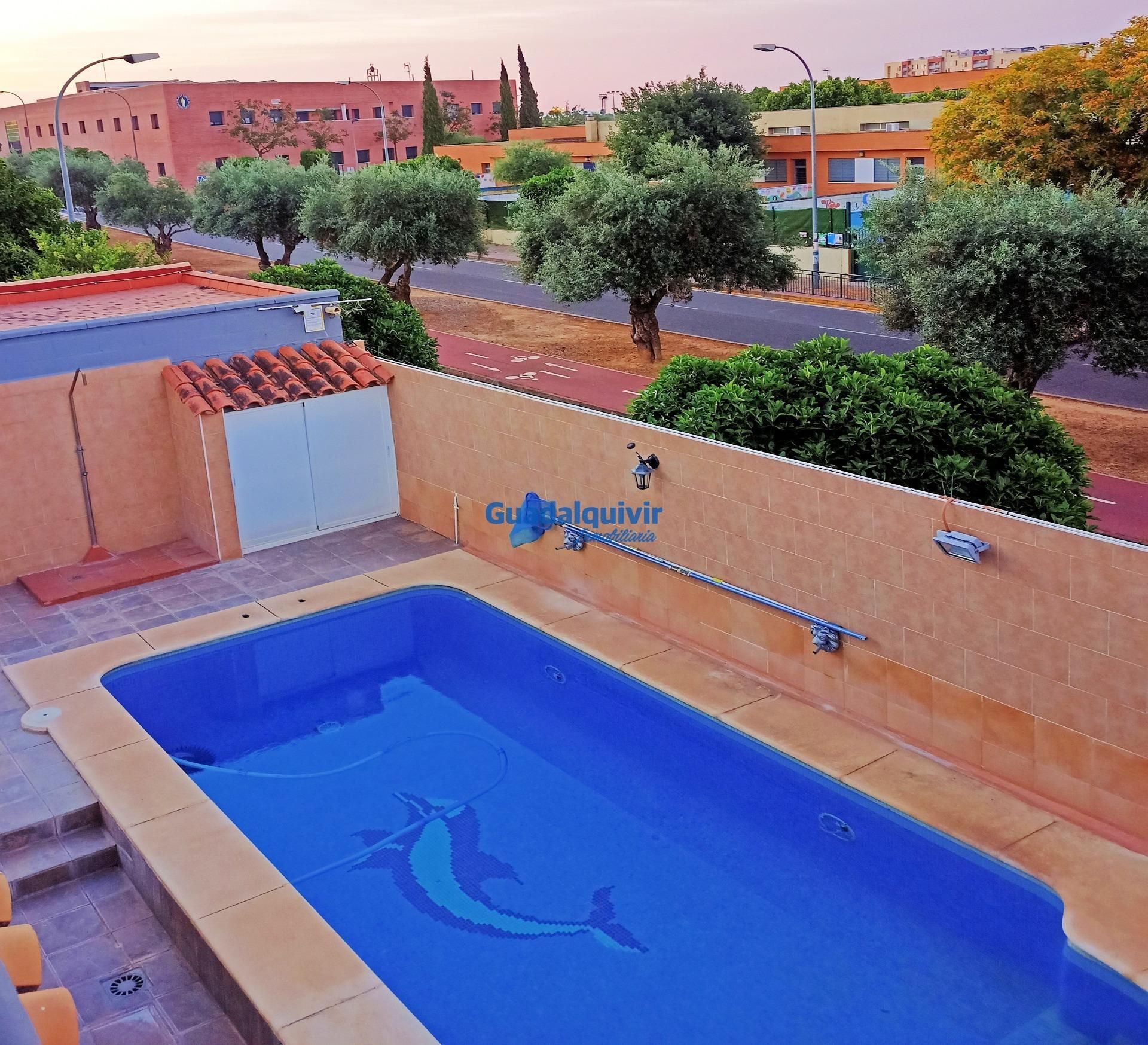 Swimming pool of House or chalet for sale in Montequinto  with Air Conditioner, Heating and Private garden