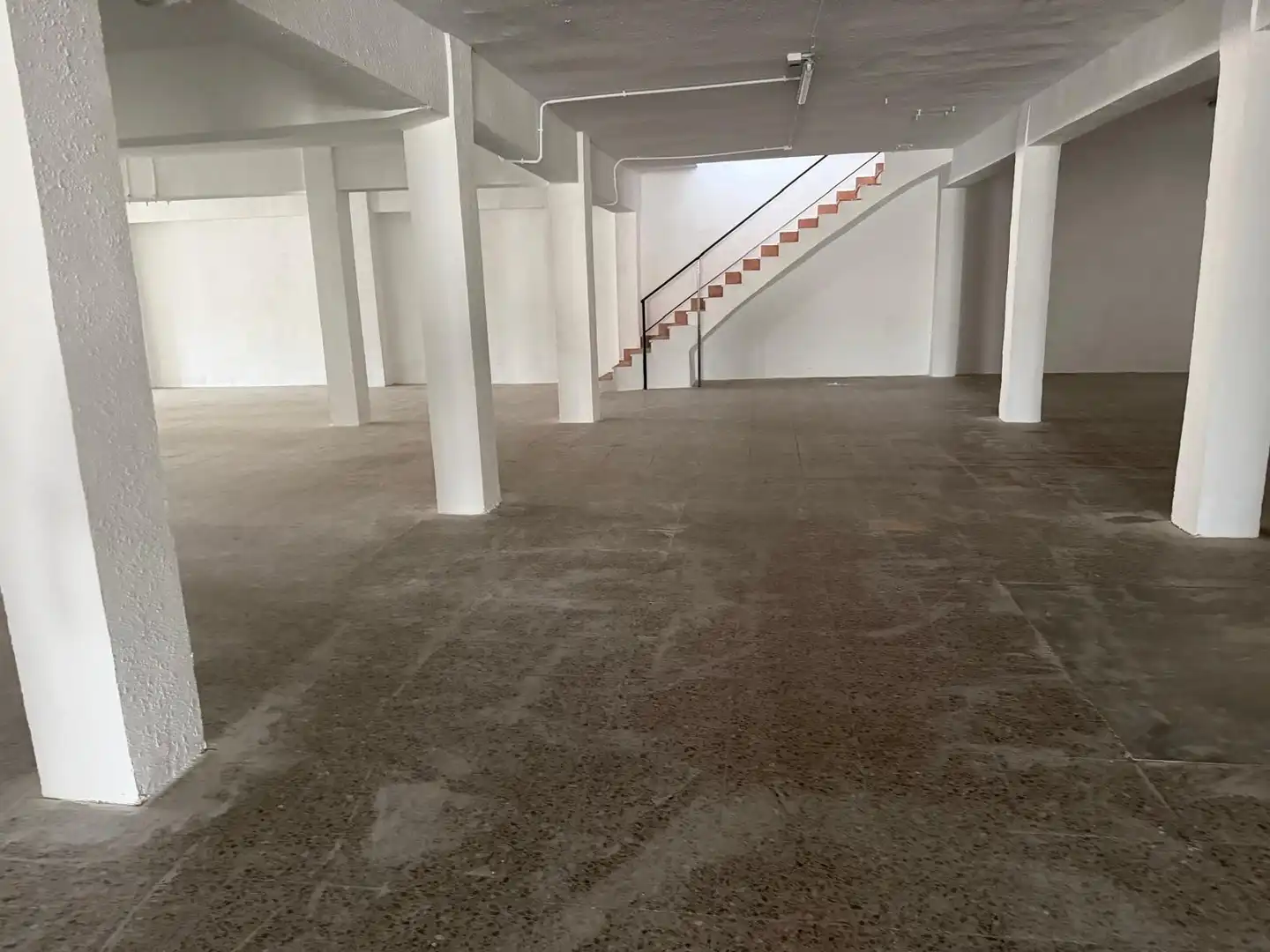 Nave industrial con ascensore in vendita a Polígono del Aeropuerto, imagen 2