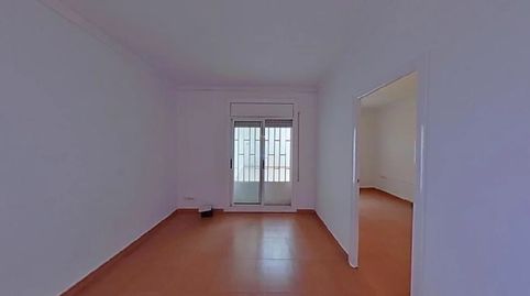 Foto 5 de Planta baixa en venda a Carrer del Canigó, El Raval, Santa Coloma de Gramenet