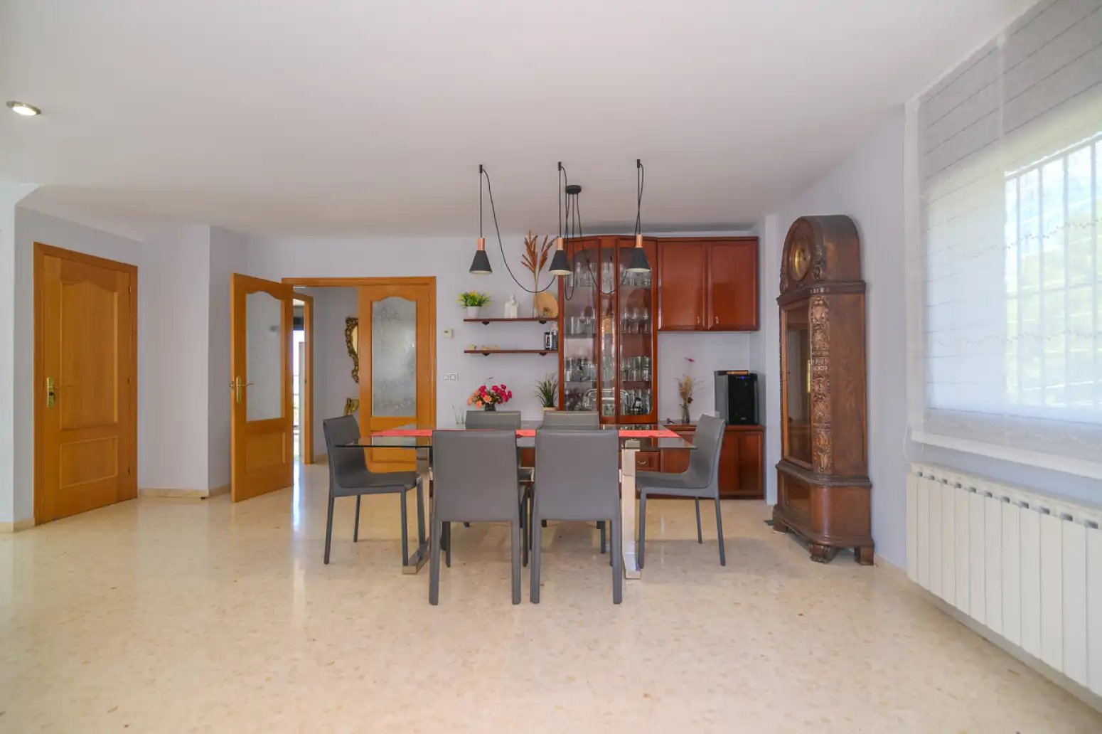 Comedor de Casa o chalet de alquiler en Viladecans con Terraza, Piscina y Balcón