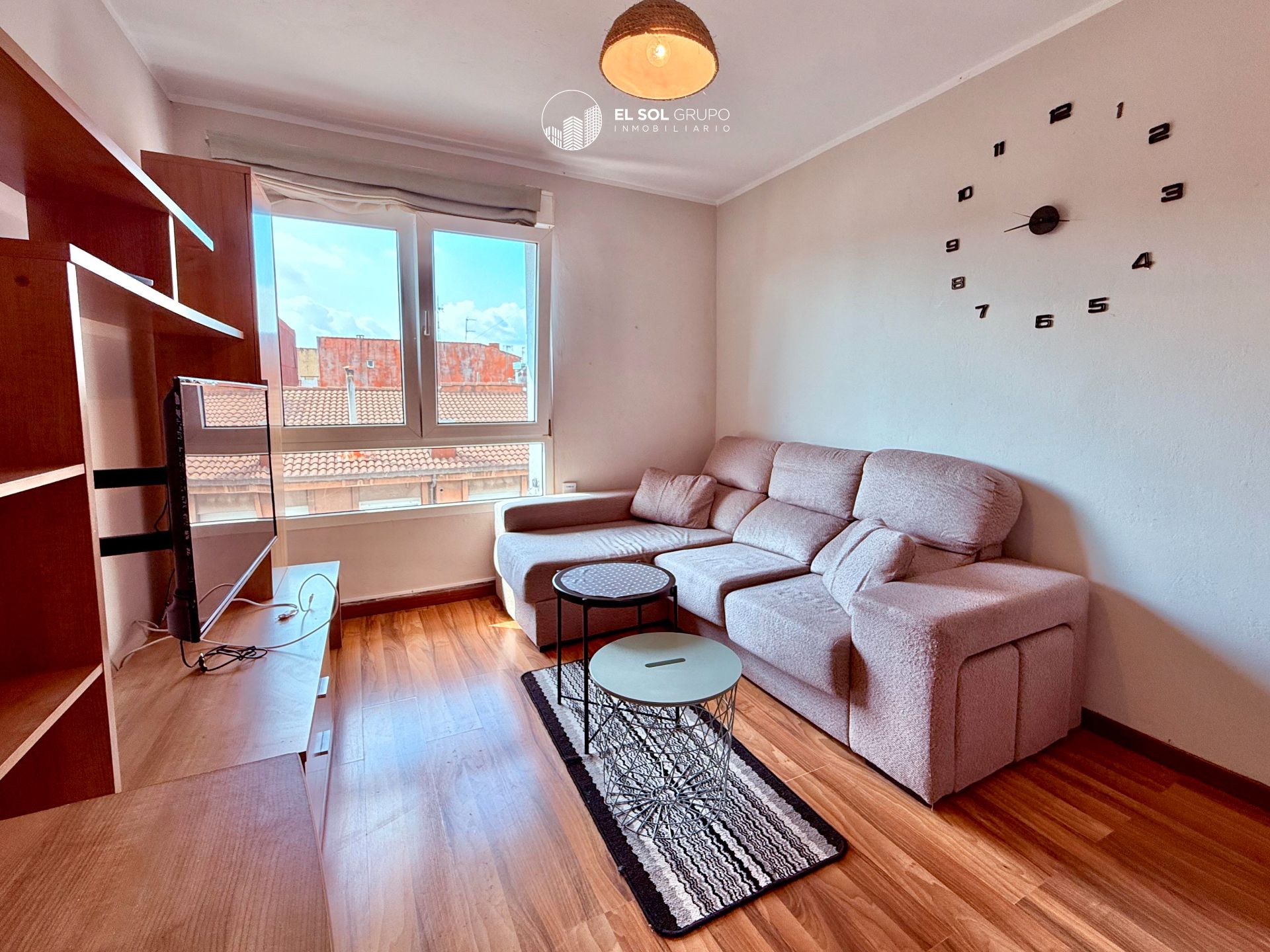 Living room of Flat for sale in Gijón   with Heating and Furnished