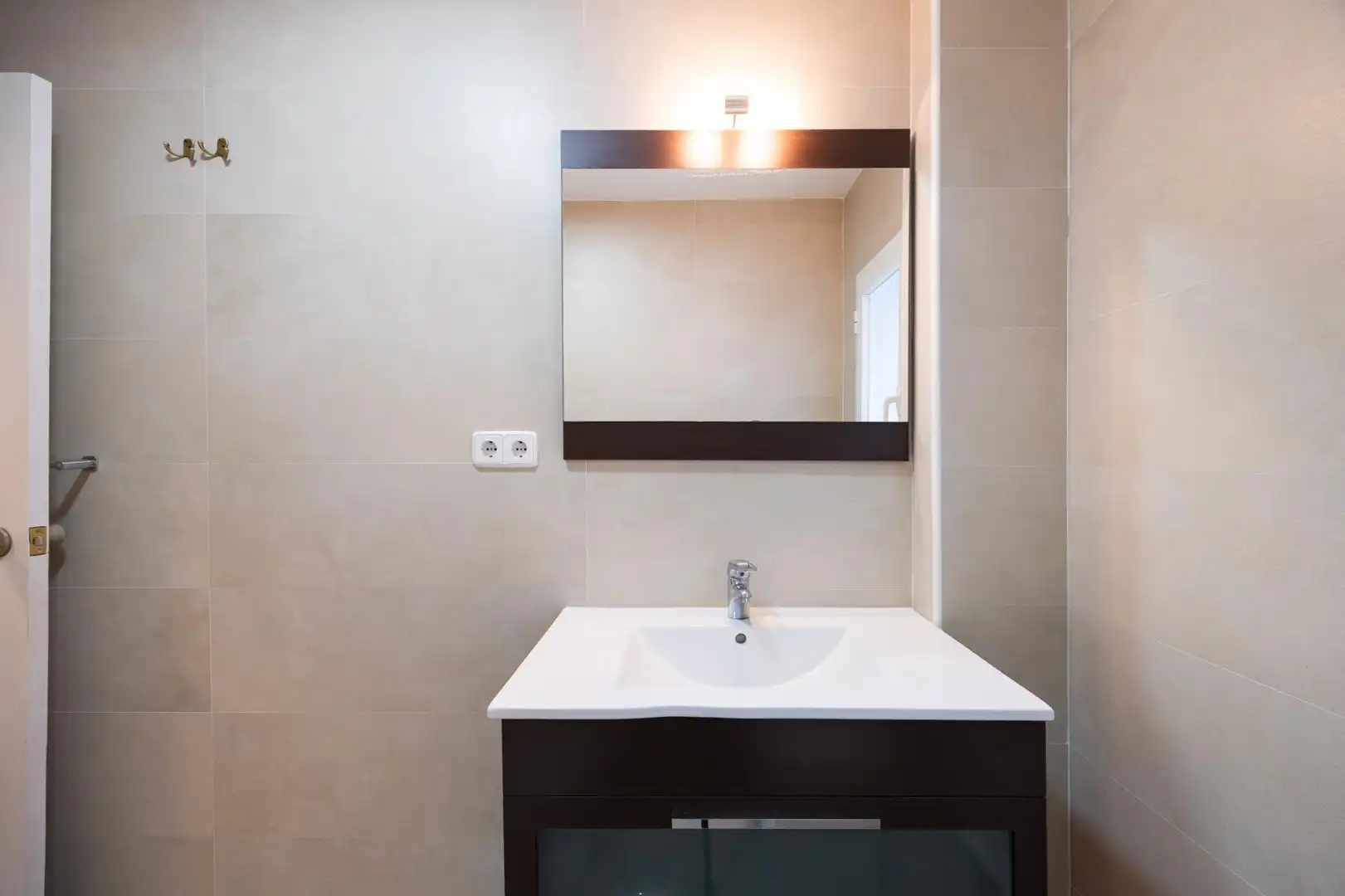 Bathroom of Flat for rent in Madrid  with Parquet flooring and Terrace