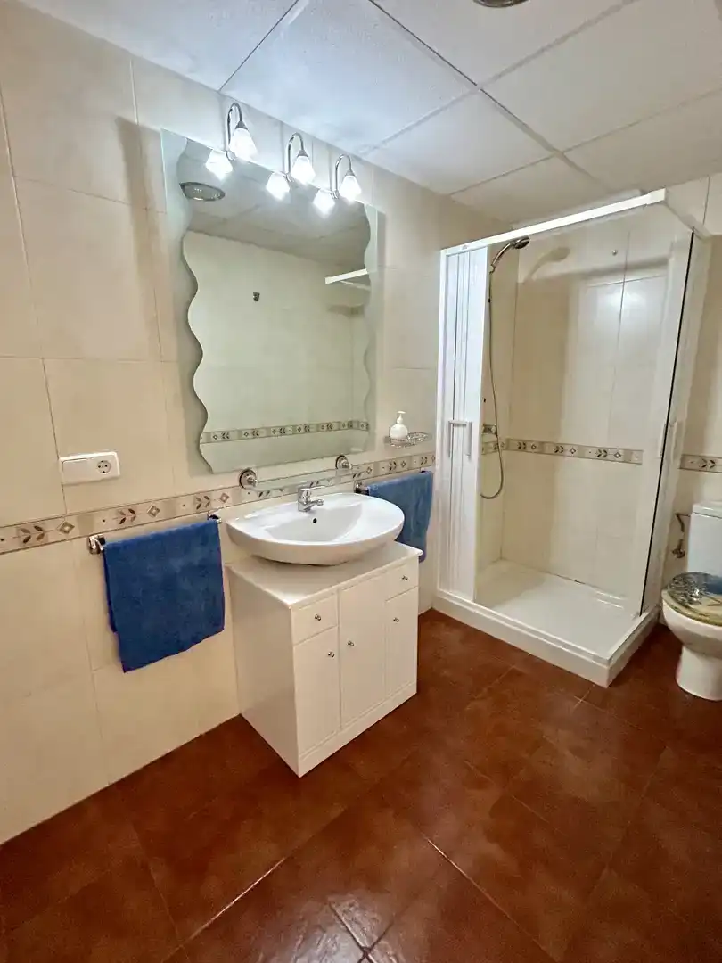 Bany de Planta baixa en venda en Águilas amb Aire condicionat, Piscina i Balcó