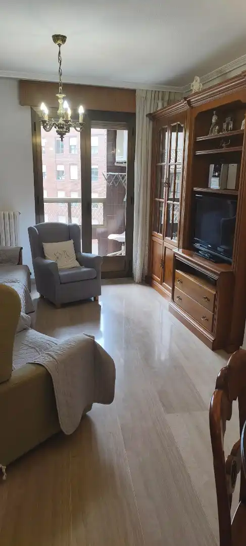 Sala d'estar de Pis en venda en Zaragoza amb Aire condicionat, Calefacció i Parquet