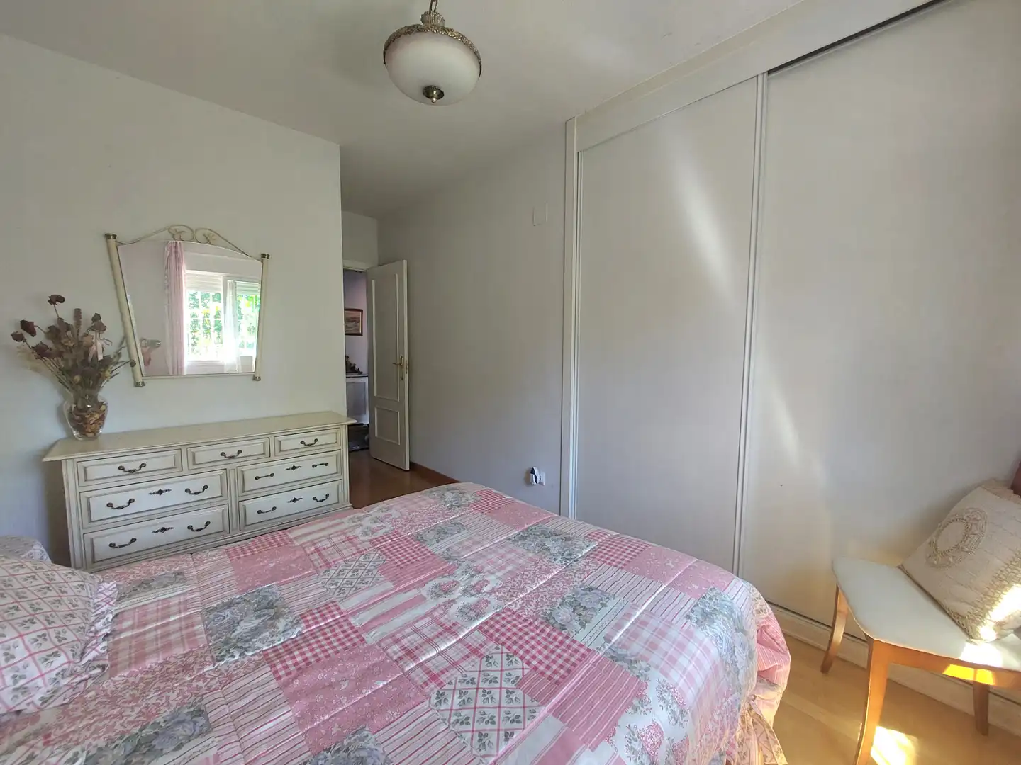 Habitación de Casa adosada en venta en Rivas-Vaciamadrid con Aire acondicionado, Calefacción y Jardín privado