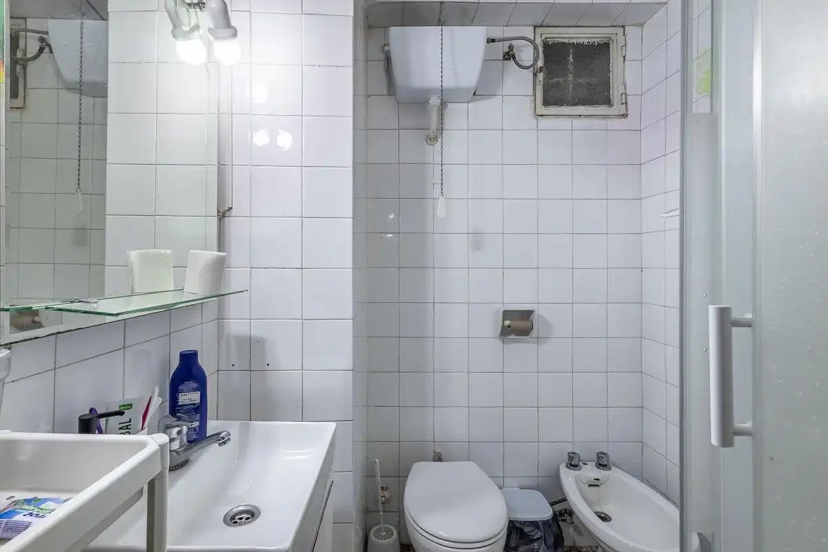 Bathroom of Flat for sale in Granada