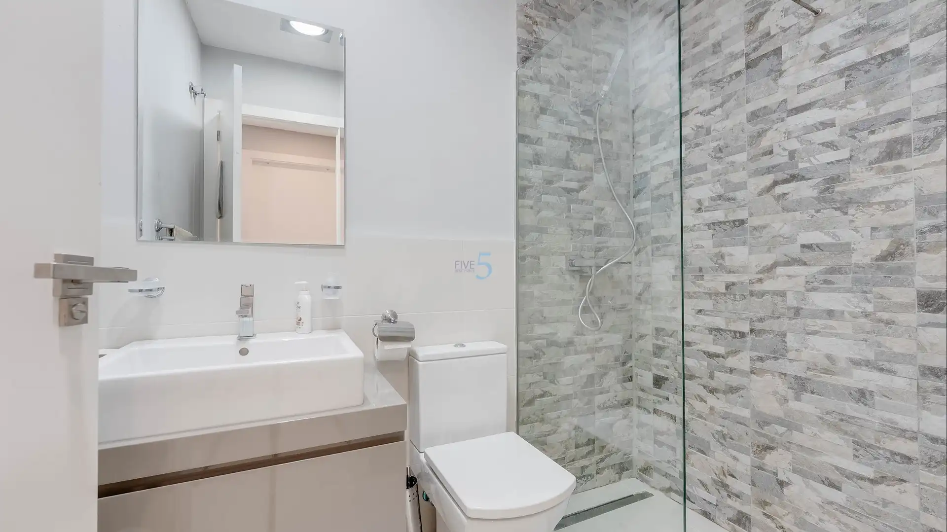 Bathroom of Flat for sale in Orihuela  with Air Conditioner, Terrace and Storage room