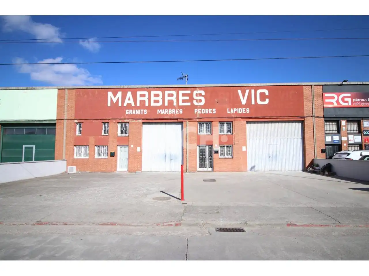 Vista exterior de Nave industrial de alquiler en Vic