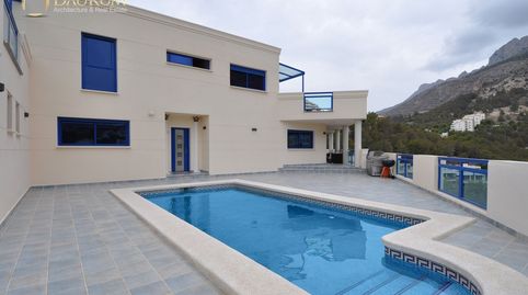 MARAVILLOSO CHALET INDEPENDIENTE EN VENTA DE 5 HABITACIONES EN ALTEA