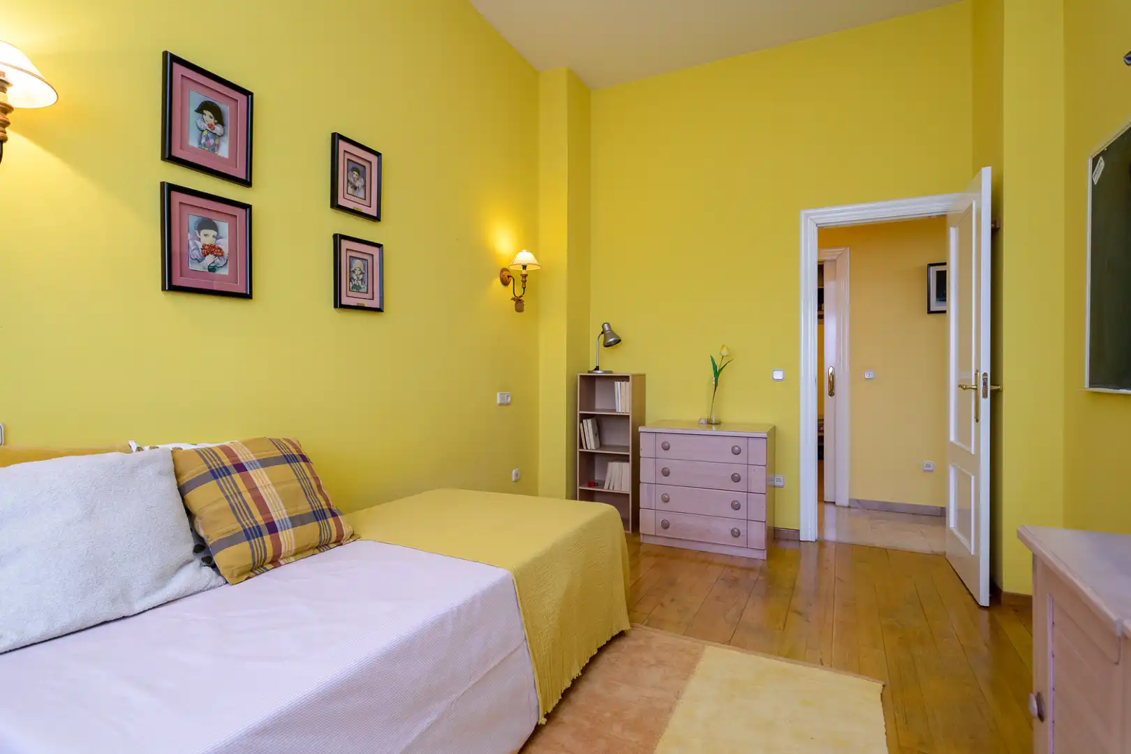 Habitación de Casa o chalet en venta en Oviedo  con Calefacción, Jardín privado y Parquet
