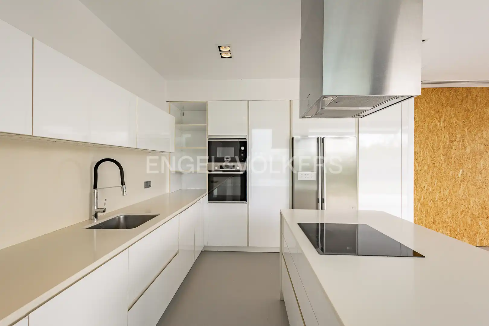 Cocina de Casa o chalet en venta en Vilanova i la Geltrú con Aire acondicionado, Calefacción y Jardín privado