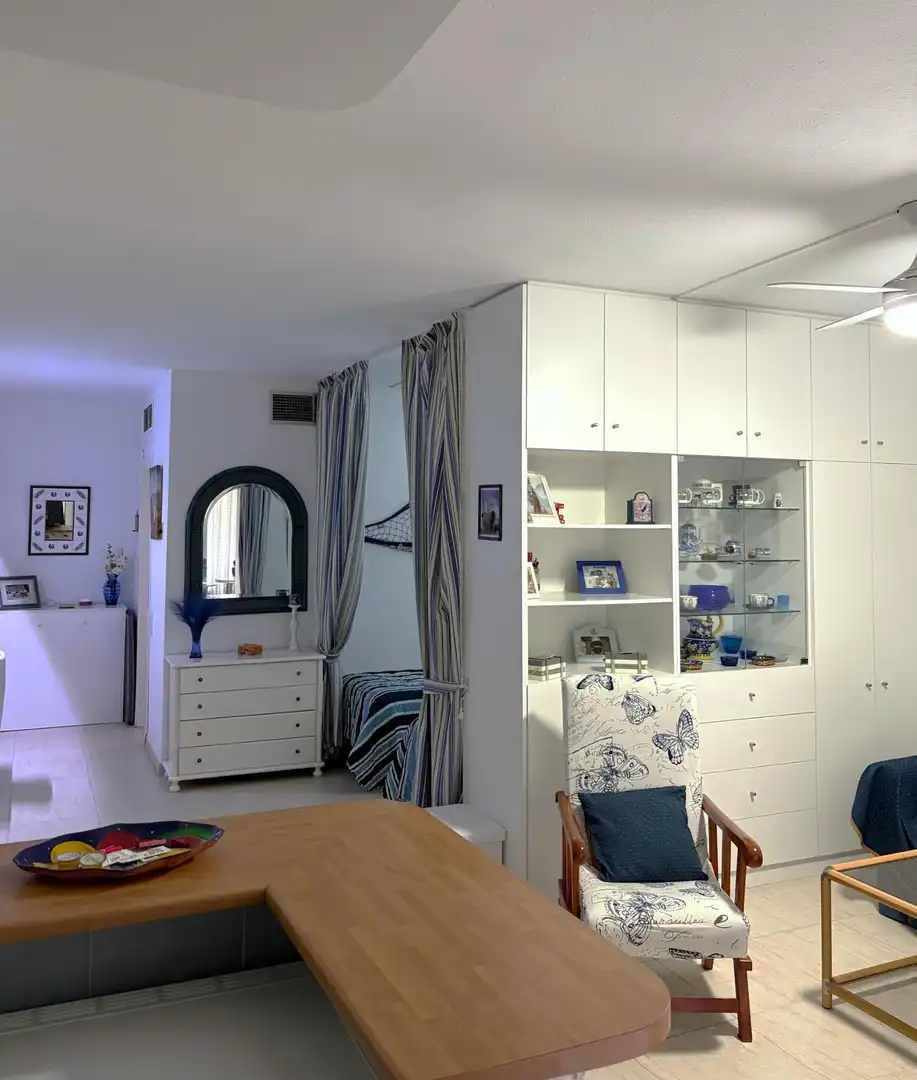 Schlafzimmer von Wohnung zum Verkauf in Fuengirola mit Klimaanlage, Heizung und Terrasse