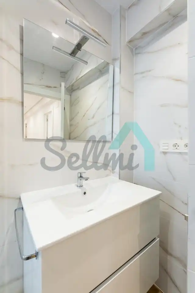Flat for rent in De Gloria Fuertes, Masip