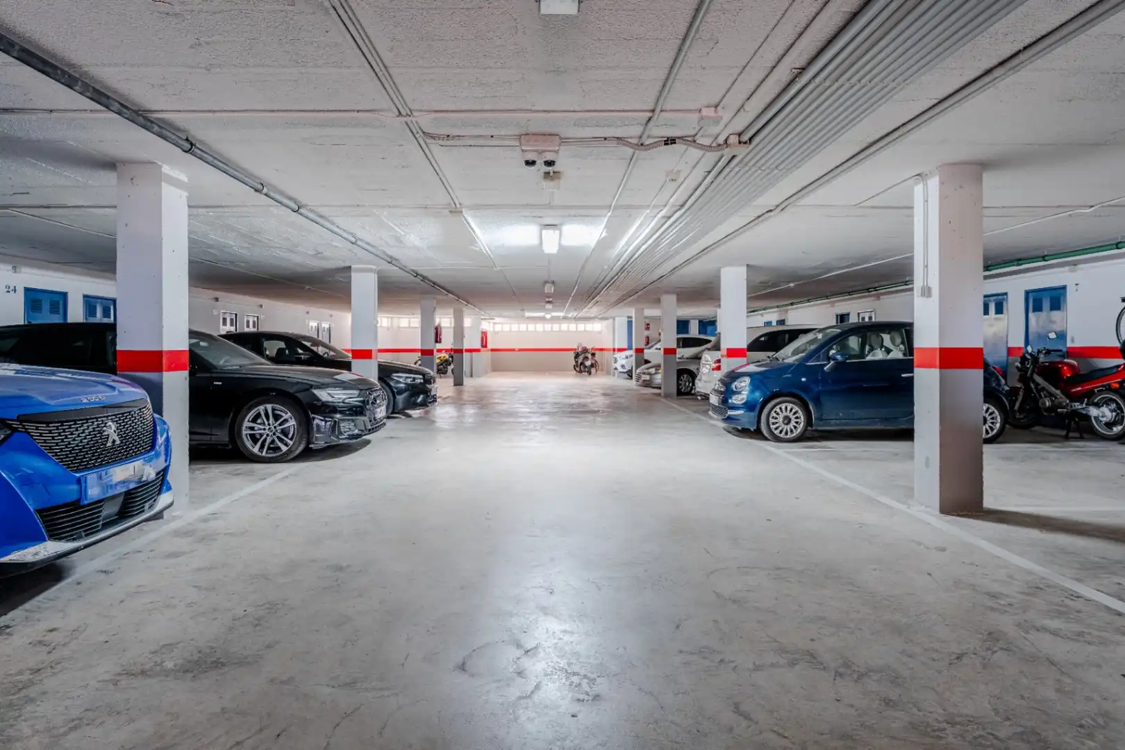 Parking de Apartamento en venta en Calpe / Calp con Terraza y Amueblado