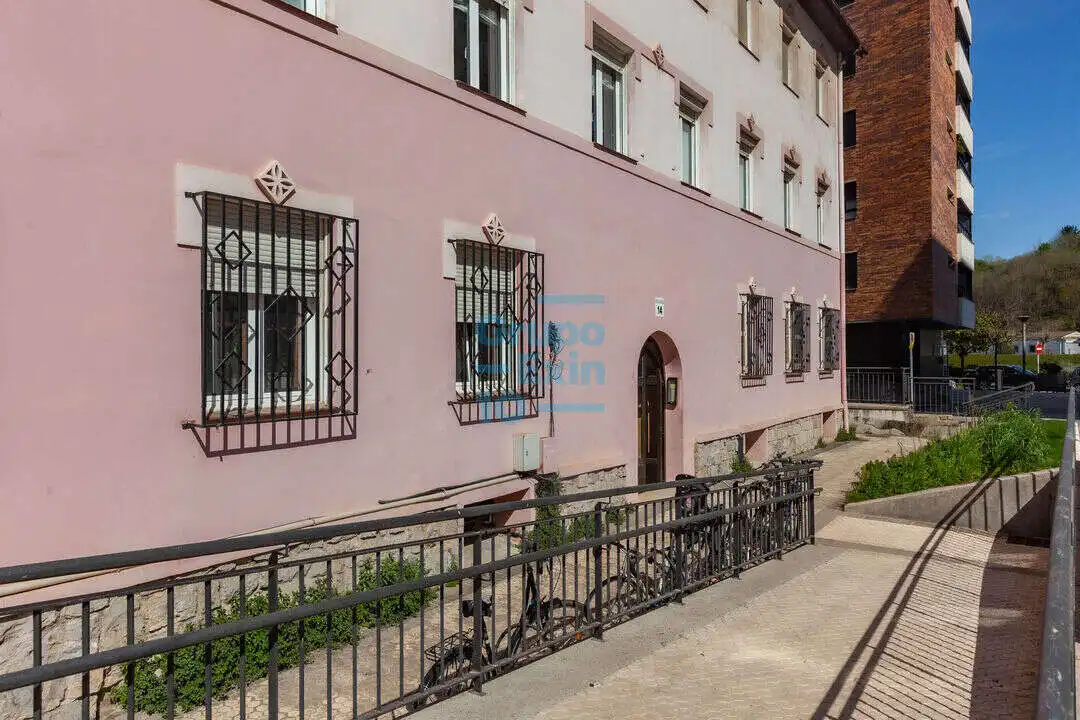 Vista exterior de Pis en venda en Donostia - San Sebastián 