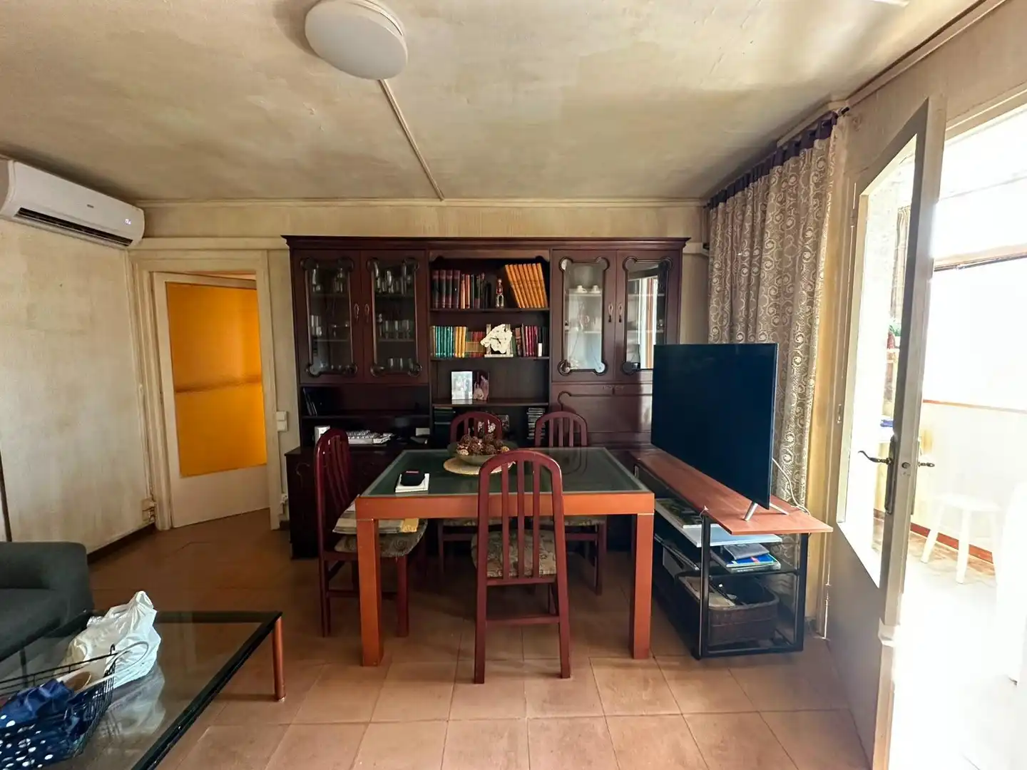 Menjador de Apartament en venda en Barcelona amb Aire condicionat