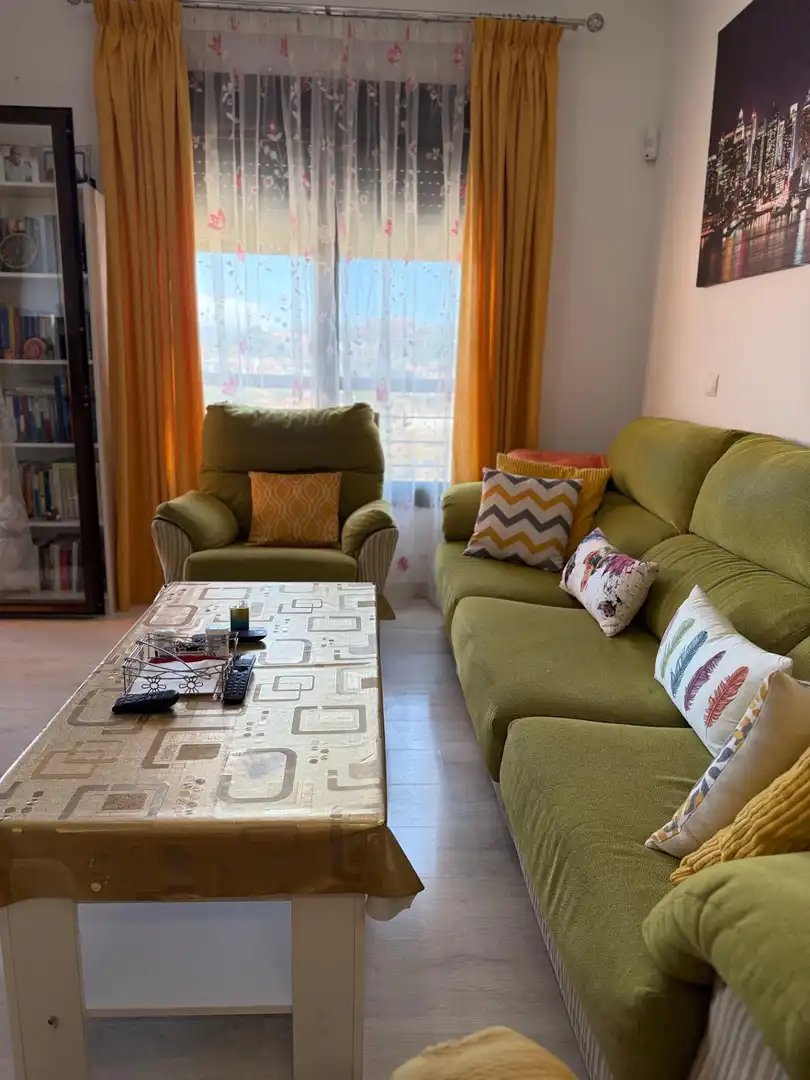 Sala d'estar de Pis en venda en Rincón de la Victoria amb Aire condicionat, Calefacció i Jardí privat
