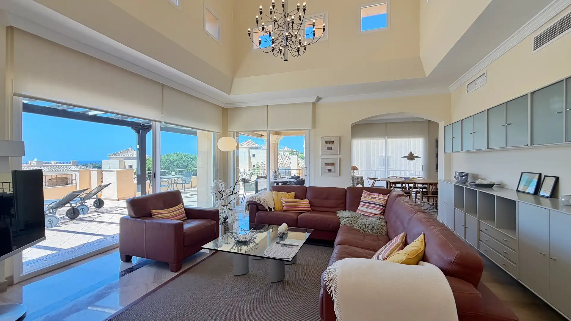 Sala d'estar de Àtic en venda en Marbella amb Aire condicionat, Calefacció i Terrassa