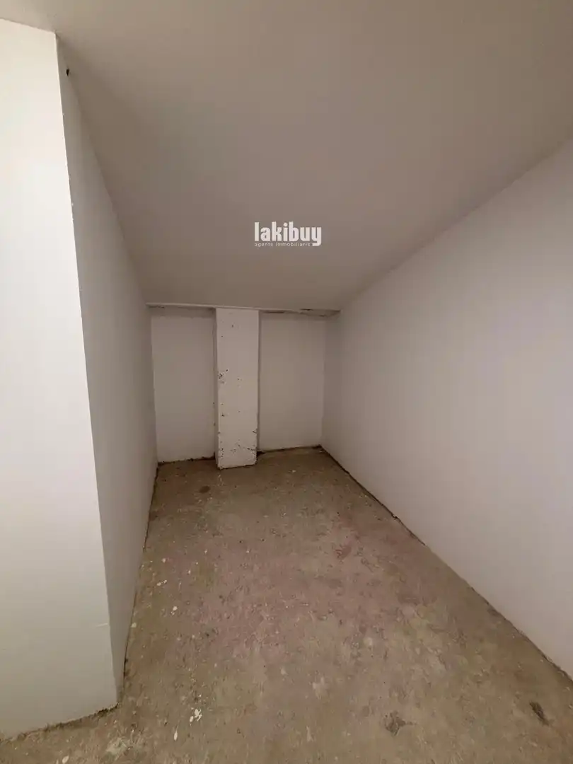 Wohnung zum Verkauf in La Fuliola mit Klimaanlage, Heizung und Terrasse