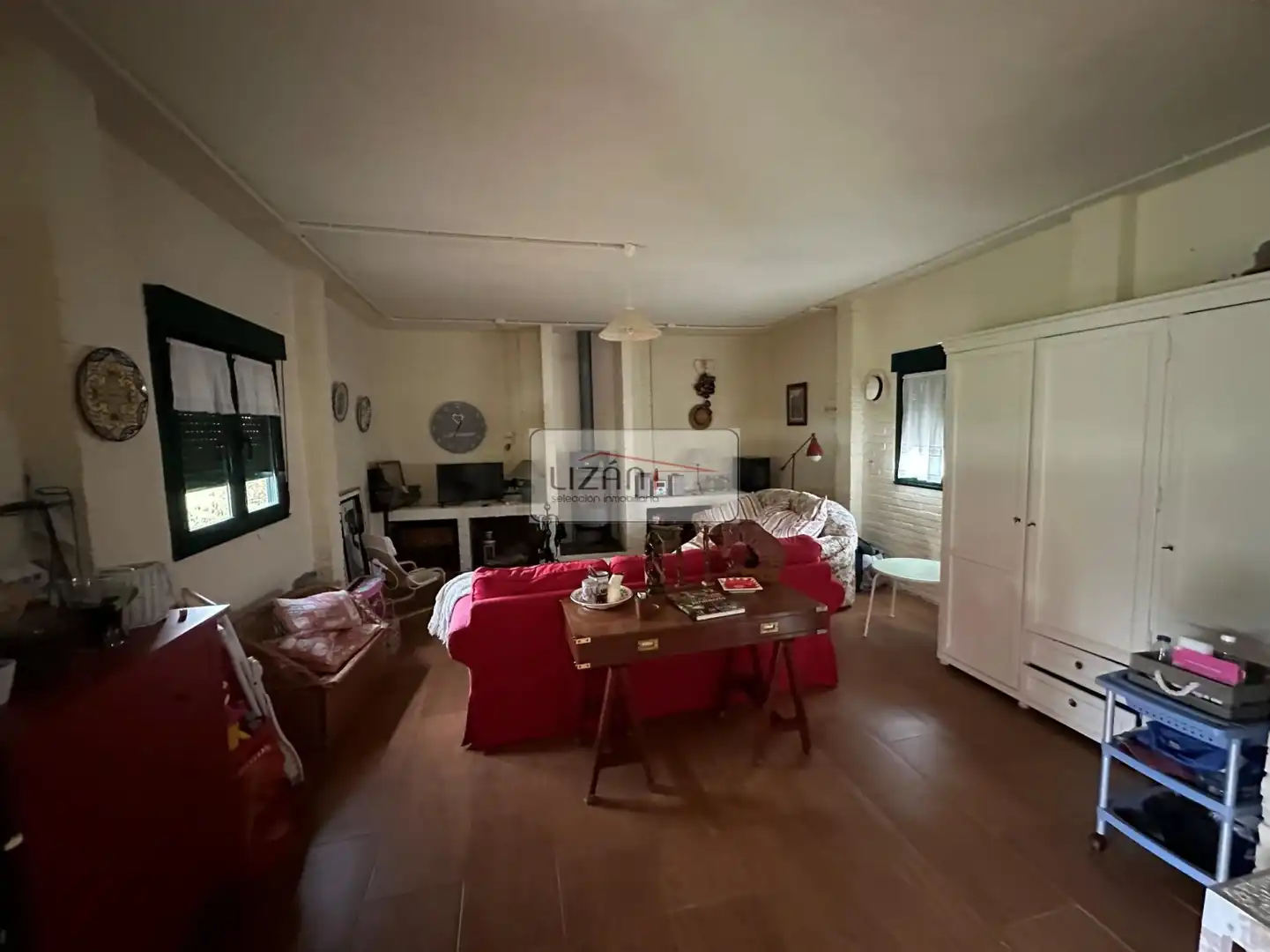 Sala d'estar de Casa o xalet en venda en Oviedo  amb Calefacció, Jardí privat i Terrassa
