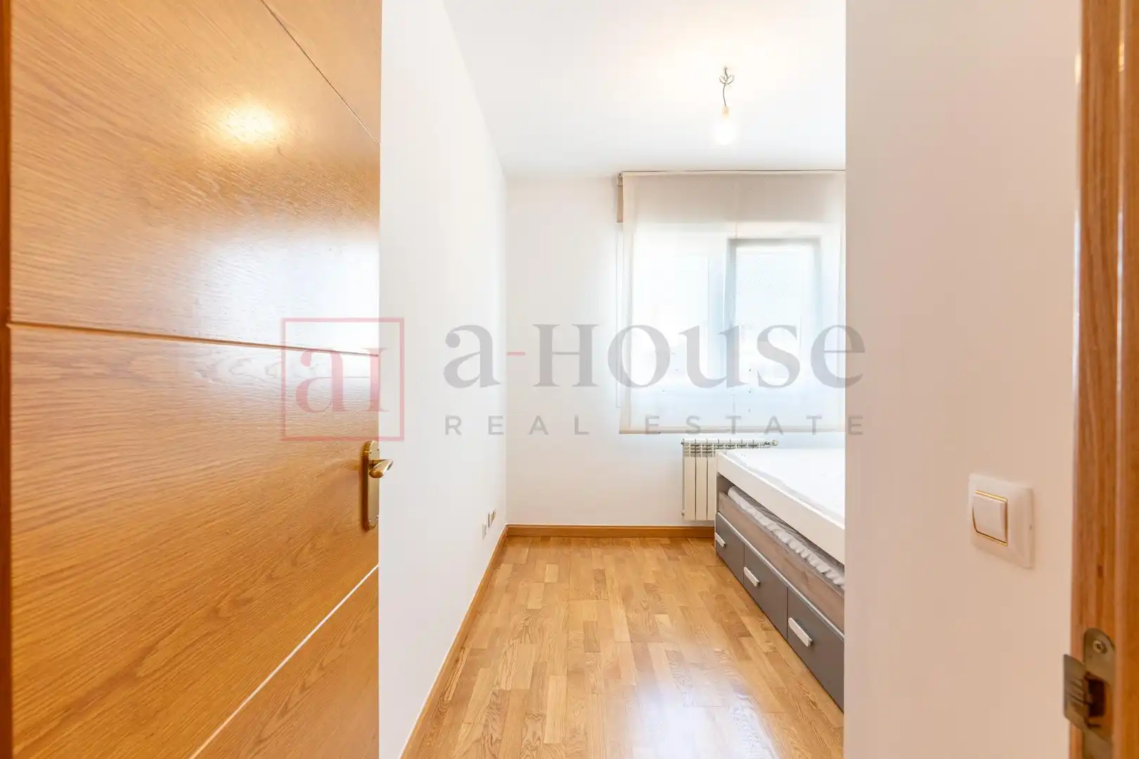 Bedroom of Flat for sale in Madrid  with Air Conditioner, Heating and Private garden