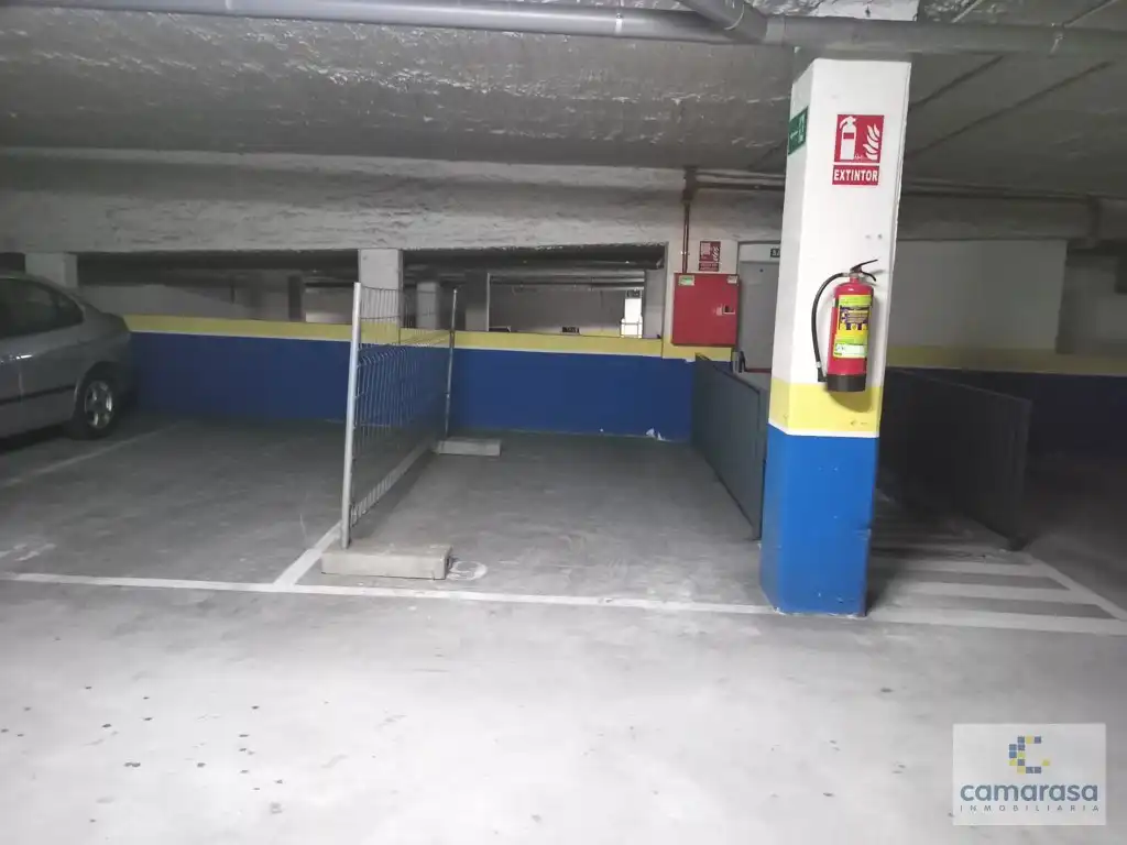 Aparcament de Garatge en venda en Ávila