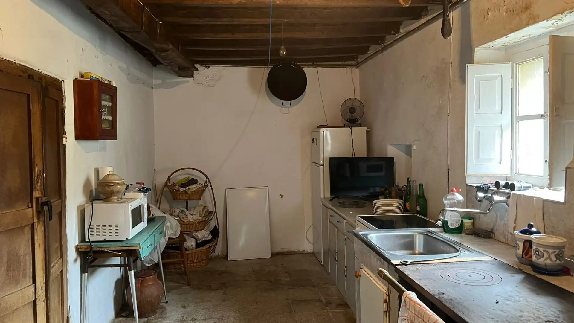Cuina de Casa o xalet en venda en Oseja de Sajambre amb Calefacció