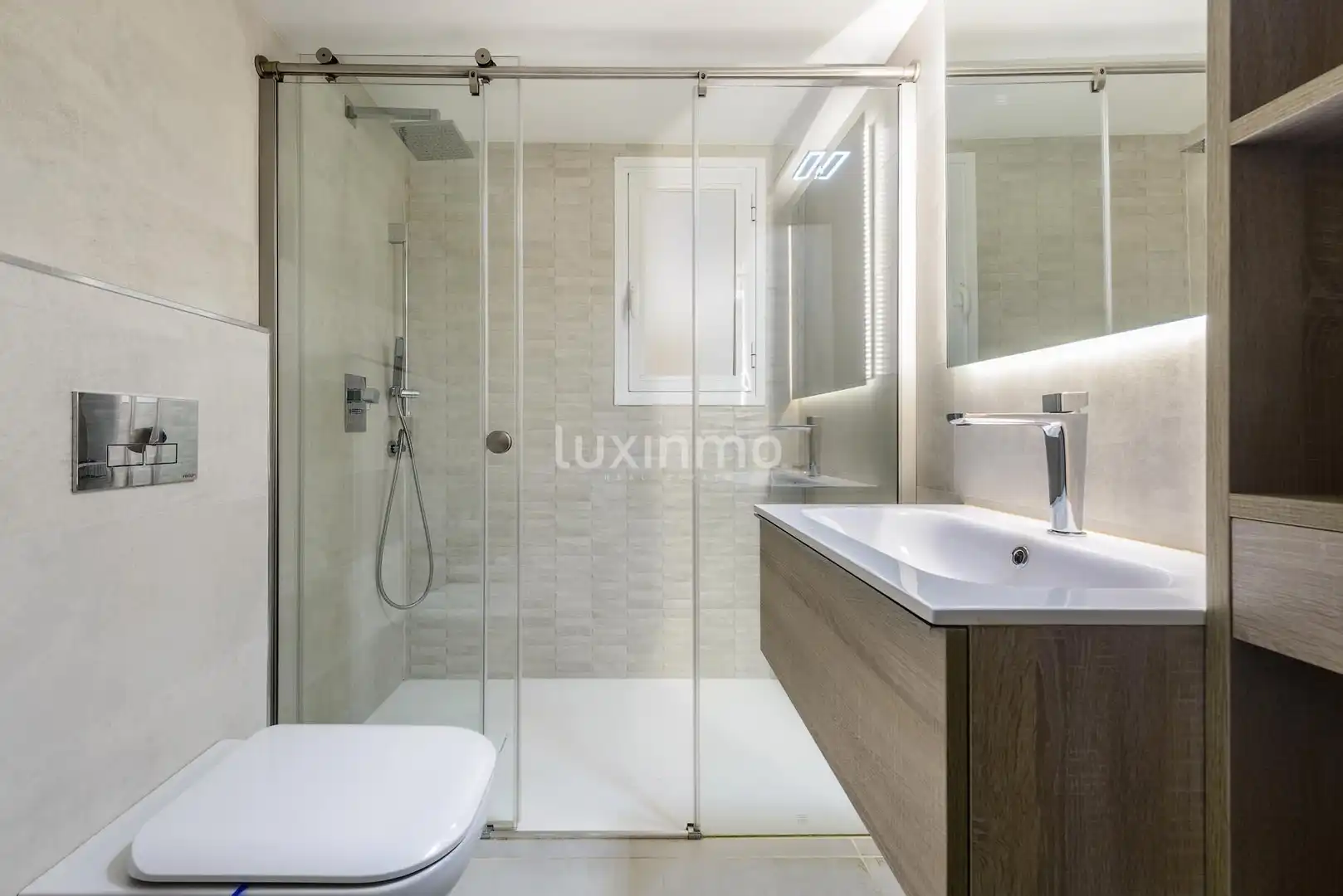 Badezimmer von Erdgeschoss zum Verkauf in Eivissa mit Klimaanlage, Privatgarten und Terrasse