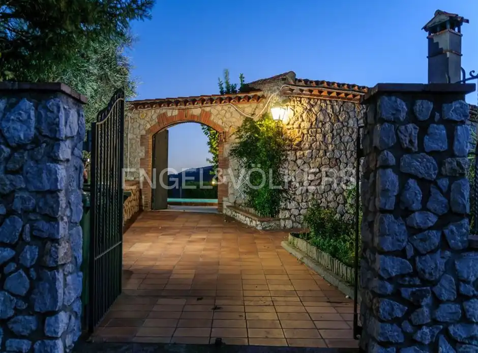 Finca rústica en venta en Darnius con Aire acondicionado, Calefacción y Jardín privado