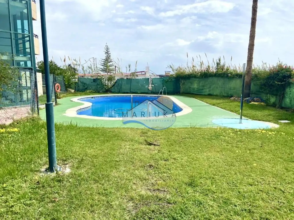 Baixos amb piscina de lloguer a Urbanizacion Playa Linda, imagen 2