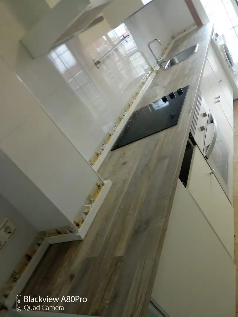 Küche von Wohnung zum Verkauf in Vilagarcía de Arousa mit Parkett, Abstellraum und Ofen