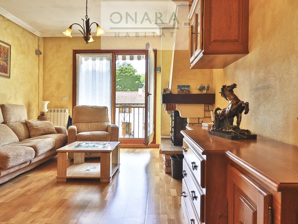 Living room of Flat for sale in Basaburua  with Balcony