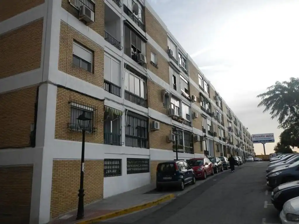 Vista exterior de Piso en venta en Castilleja de la Cuesta con Balcón