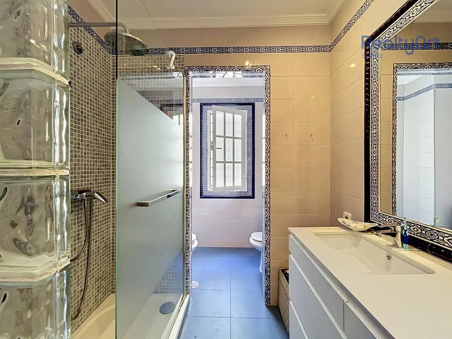 Baño de Piso en venta en Sevilla con Aire acondicionado, Parquet y Terraza