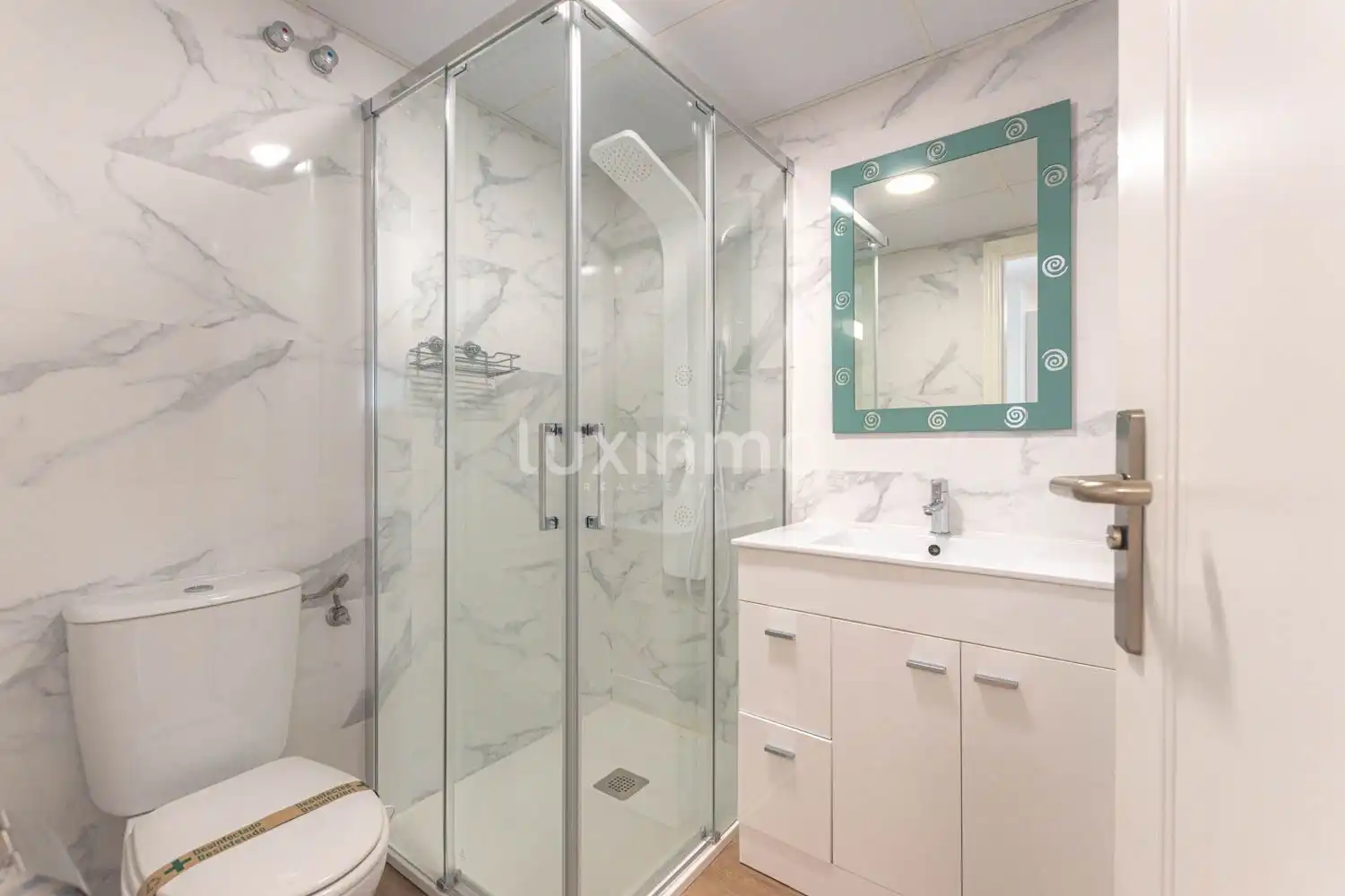 Bathroom of Flat for sale in Calpe / Calp  with Air Conditioner, Private garden and Terrace