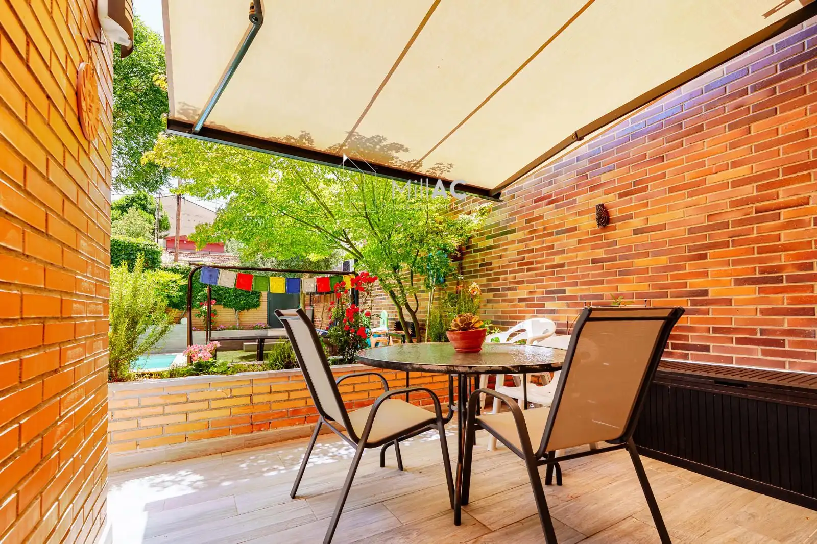 Terraza de Casa adosada en venta en Madrid con Aire acondicionado, Calefacción y Jardín privado
