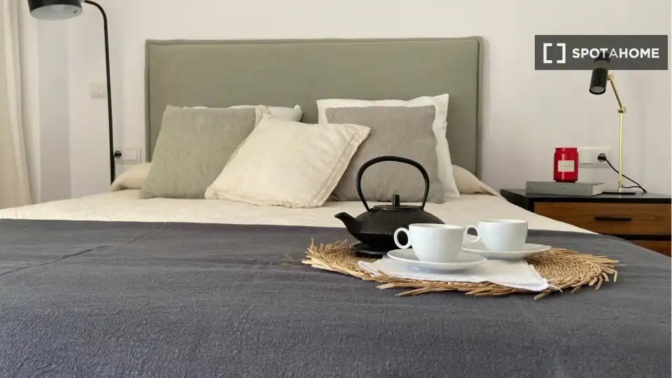 Room in Montañar - El Arenal