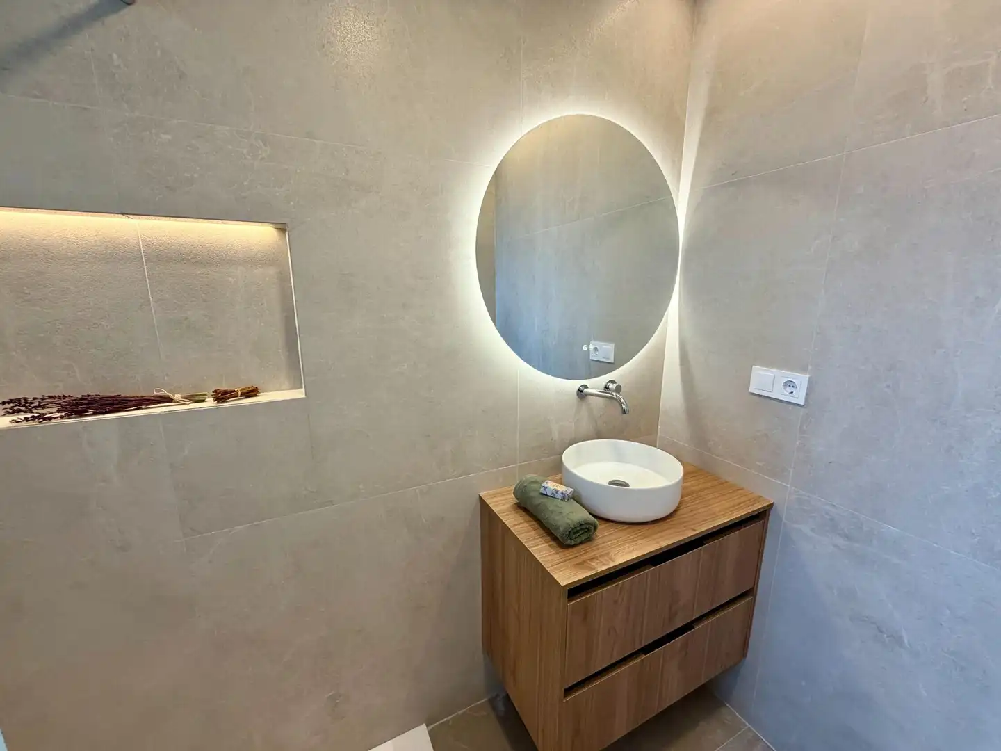 Bathroom of Flat for sale in Valencia  with Air Conditioner, Furnished and Balcony