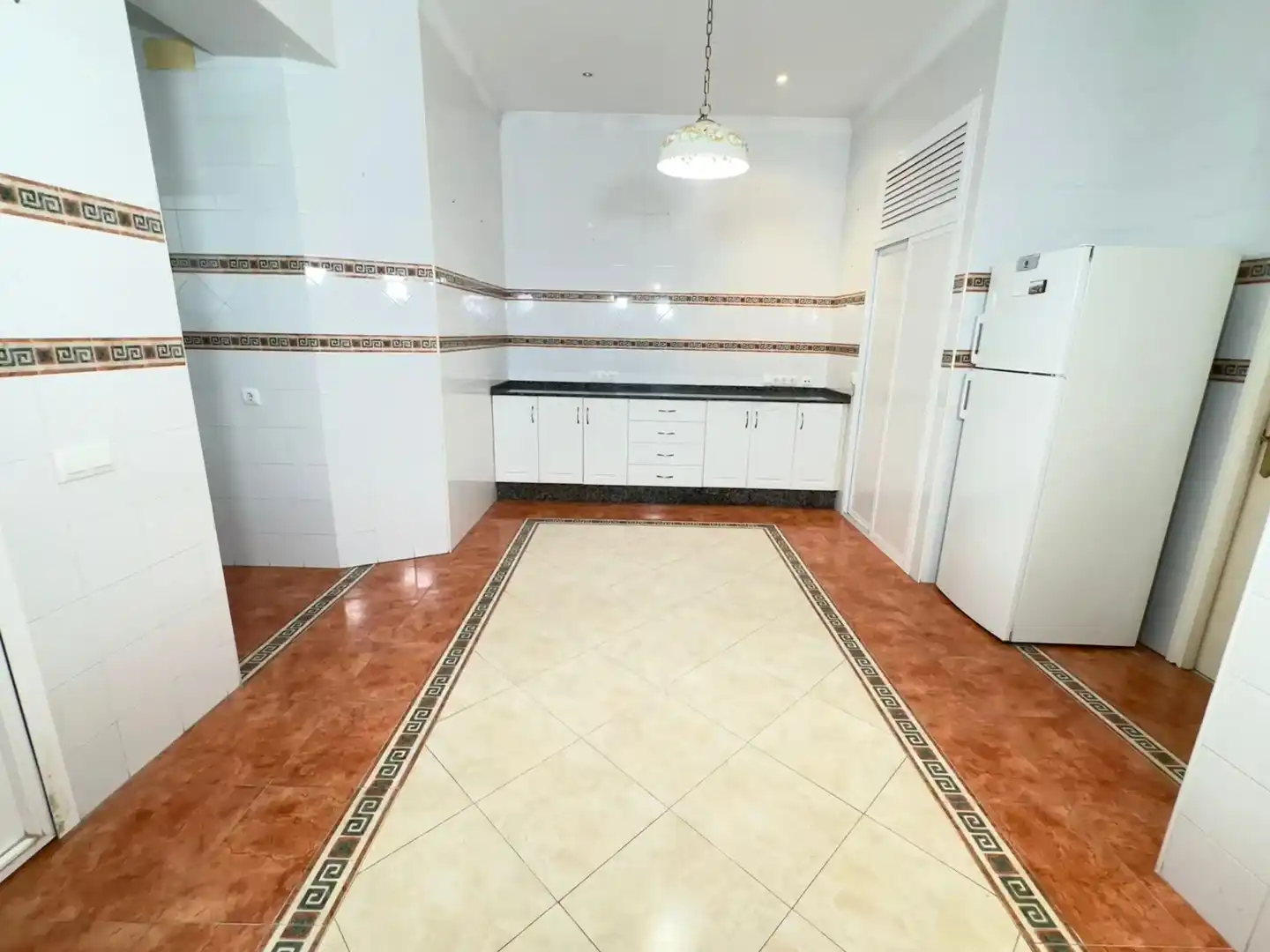 Kitchen of Houses for sale in San Fernando
