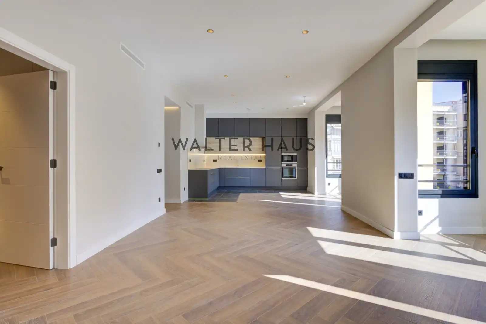 Living room of Flat for sale in Barcelona  with Air Conditioner, Heating and Oven